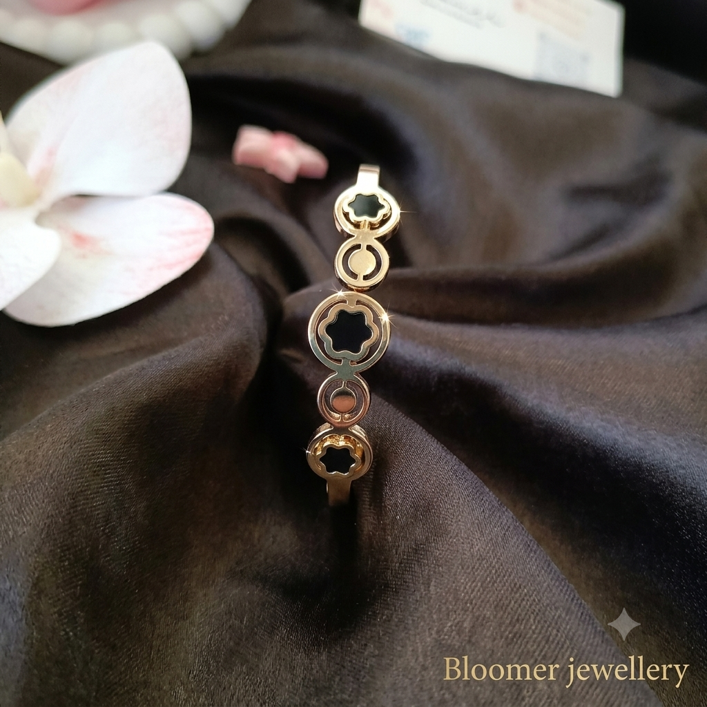 Multi clover black kada