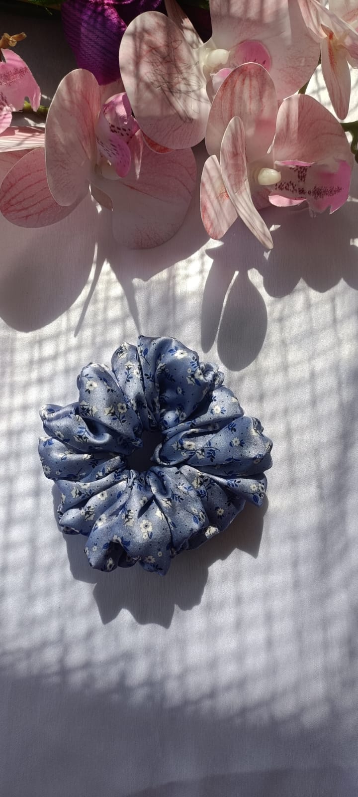 Navy blue floral print scrunchy