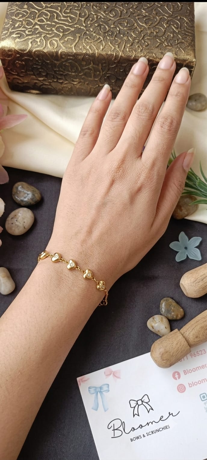 Cute little heart with stone bracelet