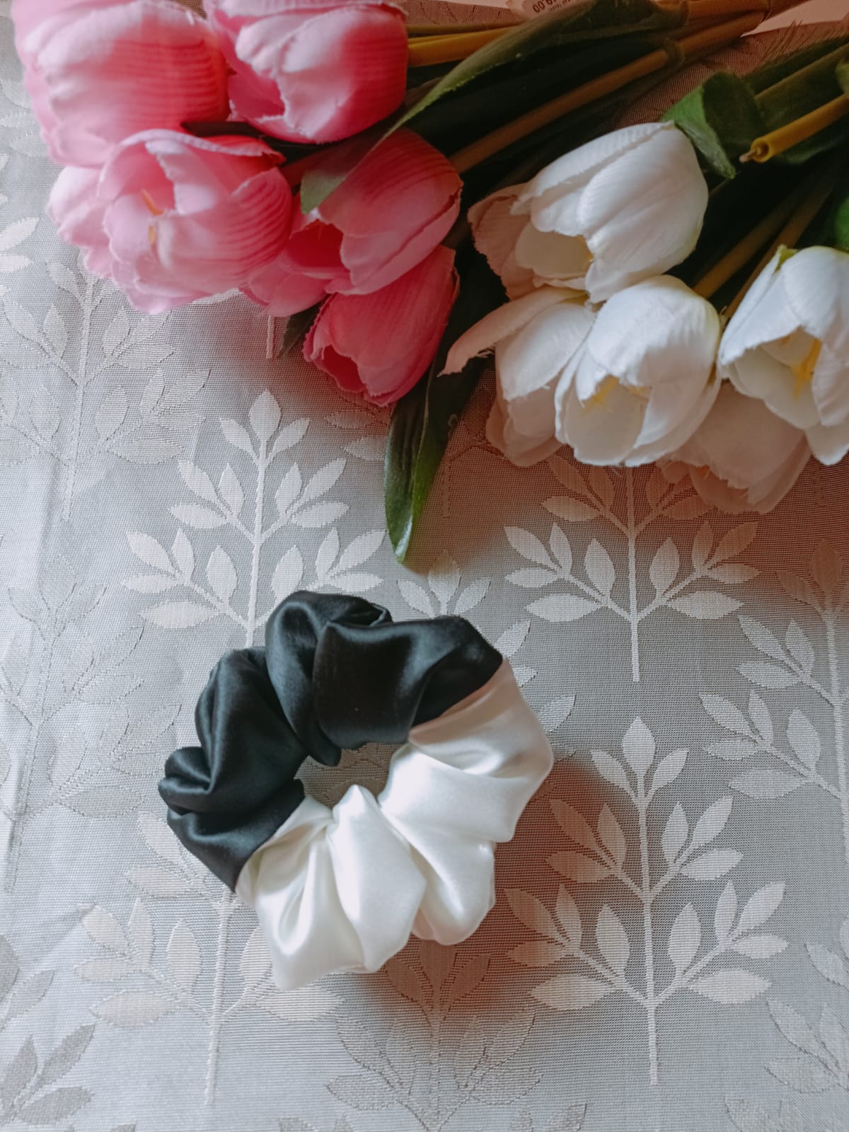 Black & white dual shade scrunchie