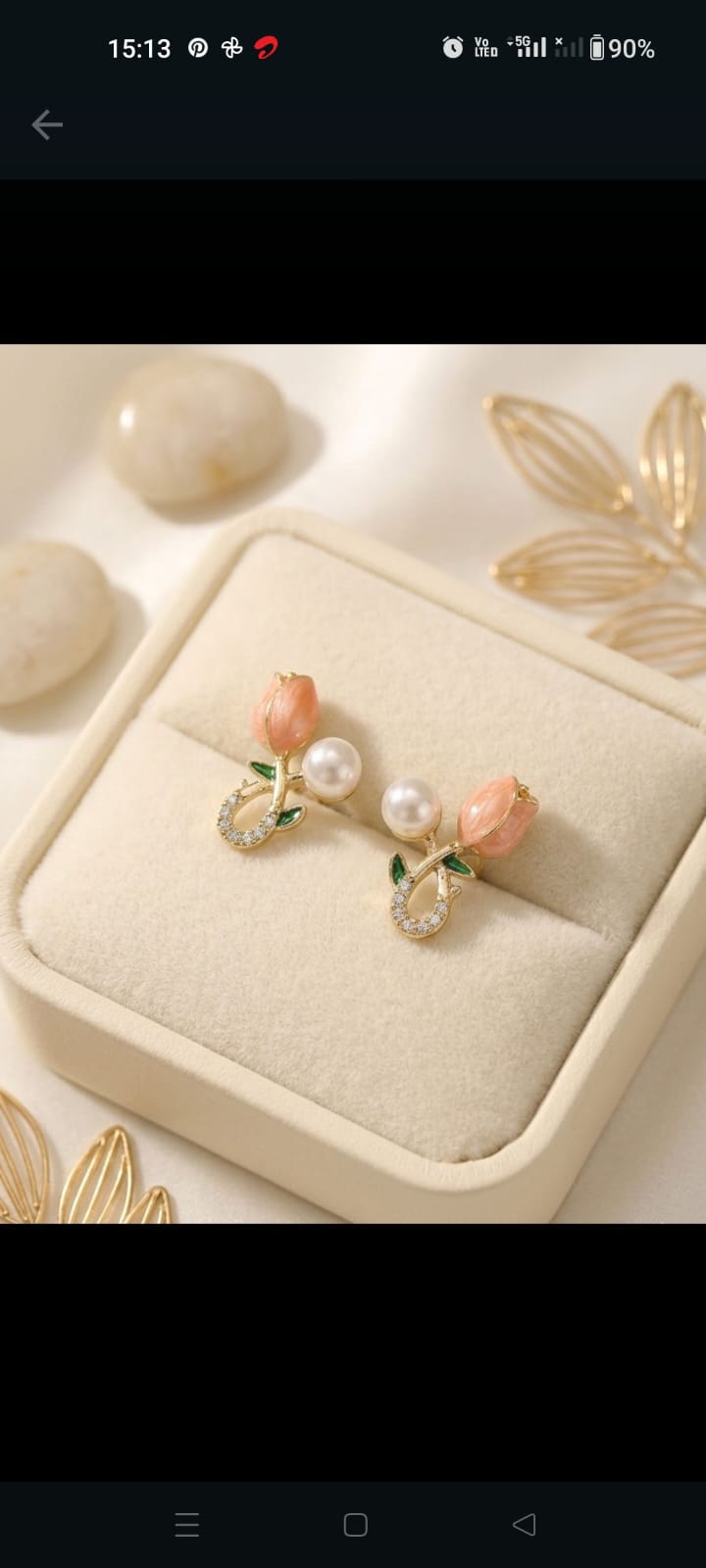 Cute tulip with pearl studs