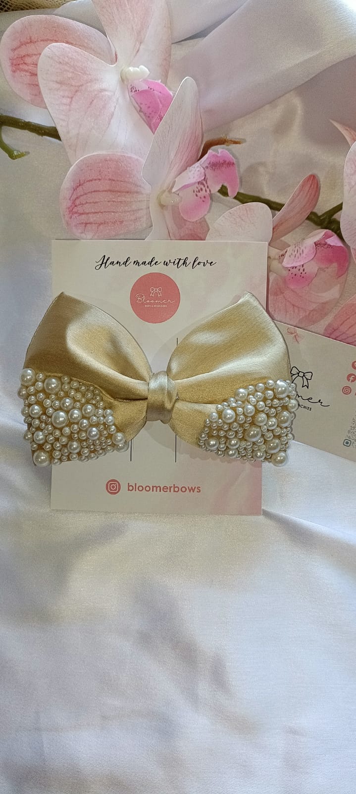 Princess pearl bow beige