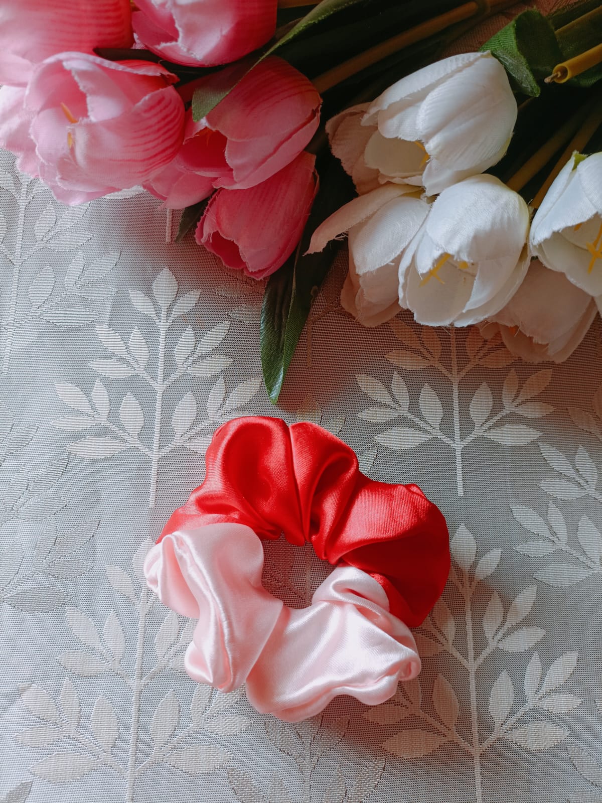 Pinkyred dual scrunchy