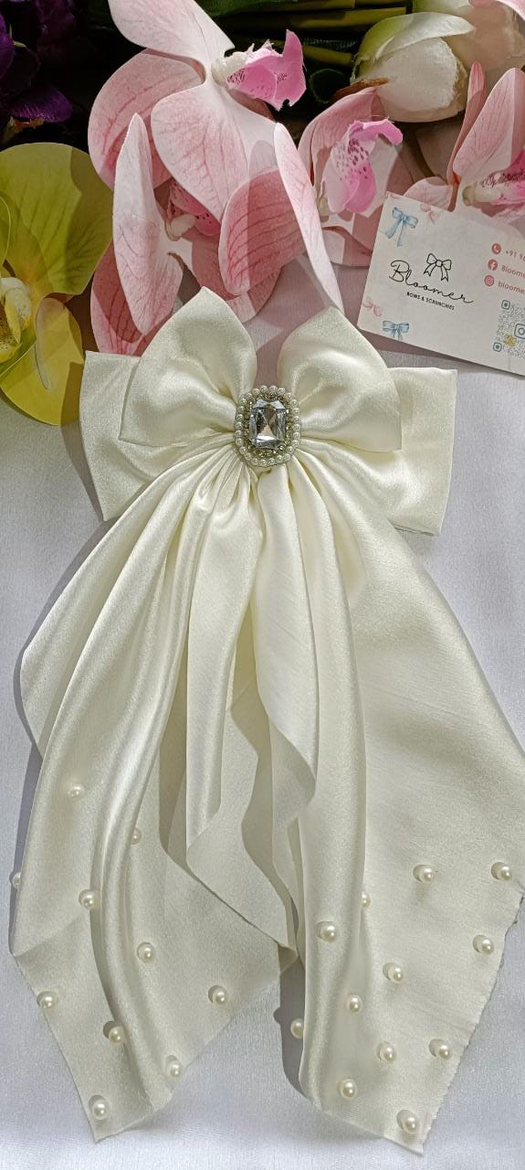 White long scarf satin bows
