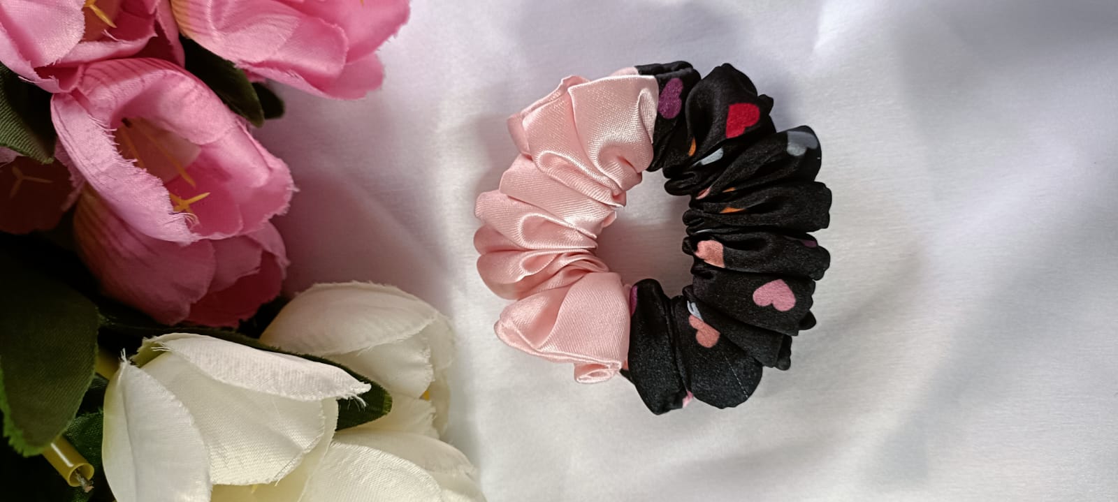 Dual shade printed scrunchy
