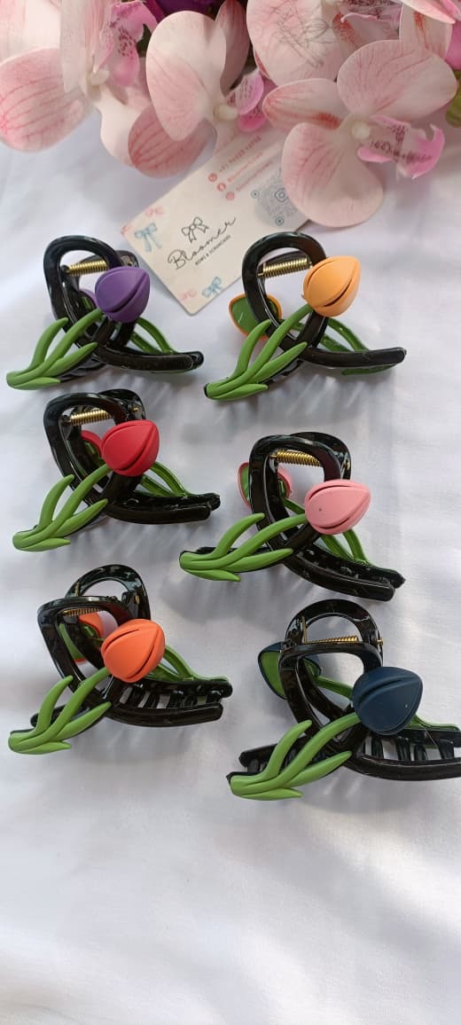 Big tulip claw black each